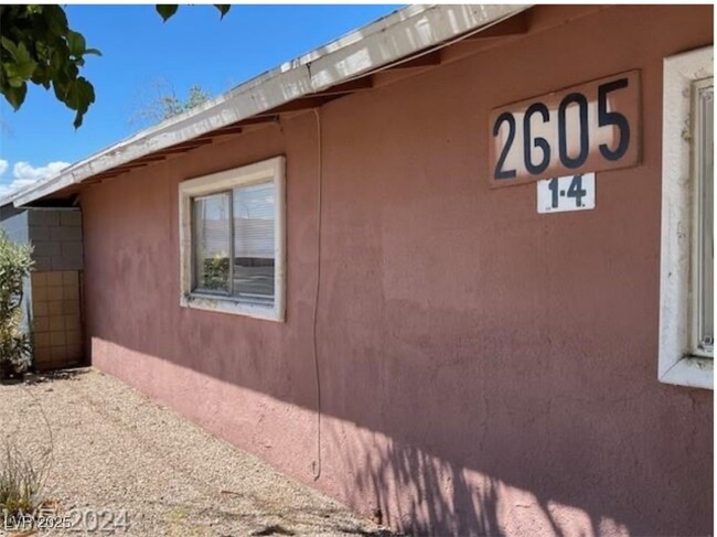 property at 2605 E Cedar Ave