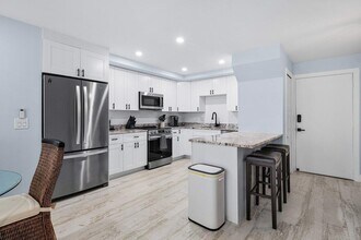 1206 S Lake Dr in Lantana, FL - Building Photo - Building Photo