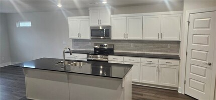 516 S Benchmark Ln in Fayetteville, AR - Building Photo - Building Photo