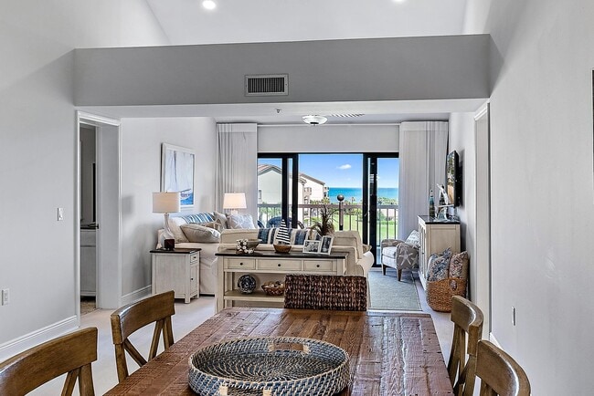 401 Ocean Bluffs Blvd in Jupiter, FL - Building Photo - Building Photo