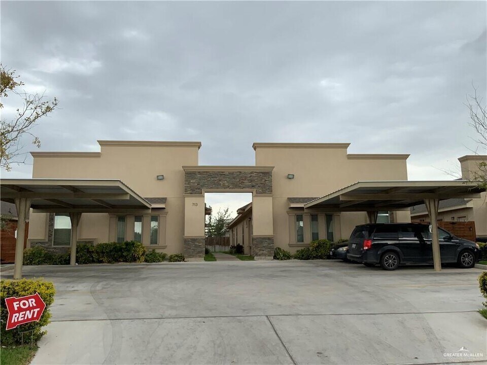 4 Myrtle Beach Ave in McAllen, TX - Building Photo