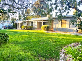 15341 Cohasset St in Van Nuys, CA - Building Photo