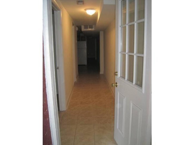 117 W St NW-Unit -2 - Basement Unit in Washington, DC - Building Photo - Building Photo