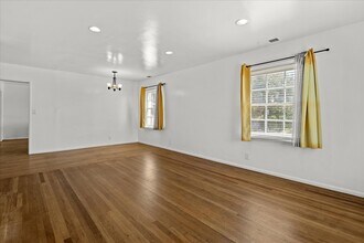 8214 Creighton Ave in Los Angeles, CA - Building Photo - Building Photo