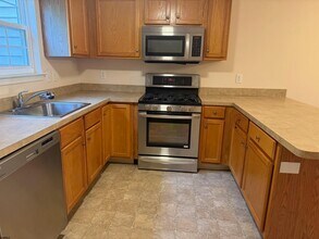 551 London Court II in Egg Harbor Township, NJ - Building Photo - Building Photo