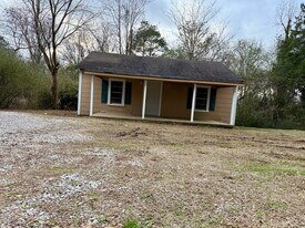 155 W 10th St in Pontotoc, MS - Building Photo