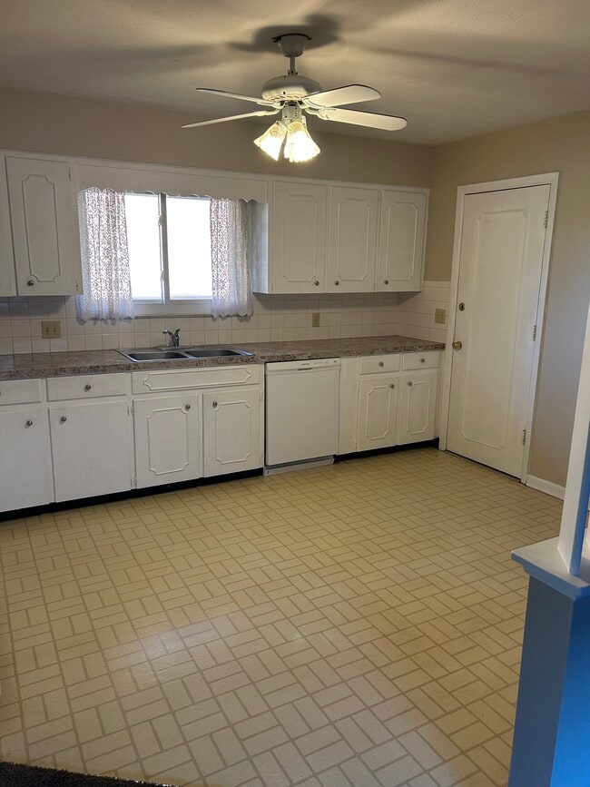 property at 172 Kenridge Rd