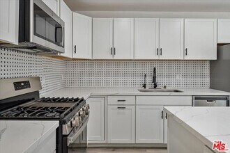 7241 Donna Ave in Los Angeles, CA - Building Photo - Building Photo