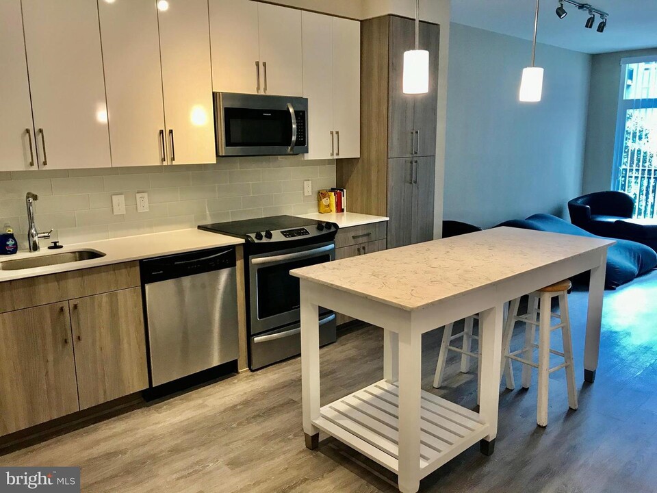 145 Riverhaven Dr-Unit -228 in Oxon Hill, MD - Building Photo