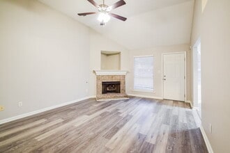 10283 Green Moss Dr N in Cordova, TN - Building Photo - Building Photo