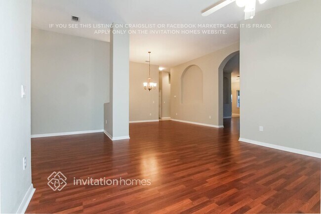 11329 Callaway Pond Dr in Riverview, FL - Foto de edificio - Building Photo