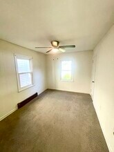 16 W Ferdinand St in Manheim, PA - Building Photo - Building Photo