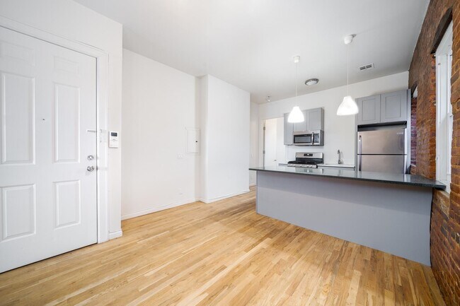 386 Bergen Ave in Jersey City, NJ - Building Photo - Building Photo