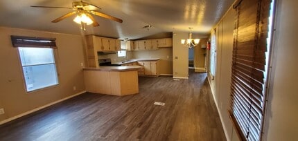 214 Colorado Dr in Sunland Park, NM - Building Photo - Building Photo