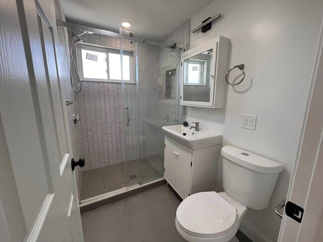 336 Lowell St, Unit 2