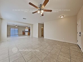 17755 W Maui Ln in Surprise, AZ - Foto de edificio - Building Photo
