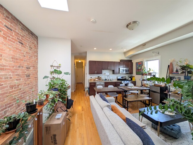 306 Western Ave, Unit 2