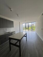420 NW 25th Ct, Unit 629 in Miami, FL - Building Photo - Building Photo
