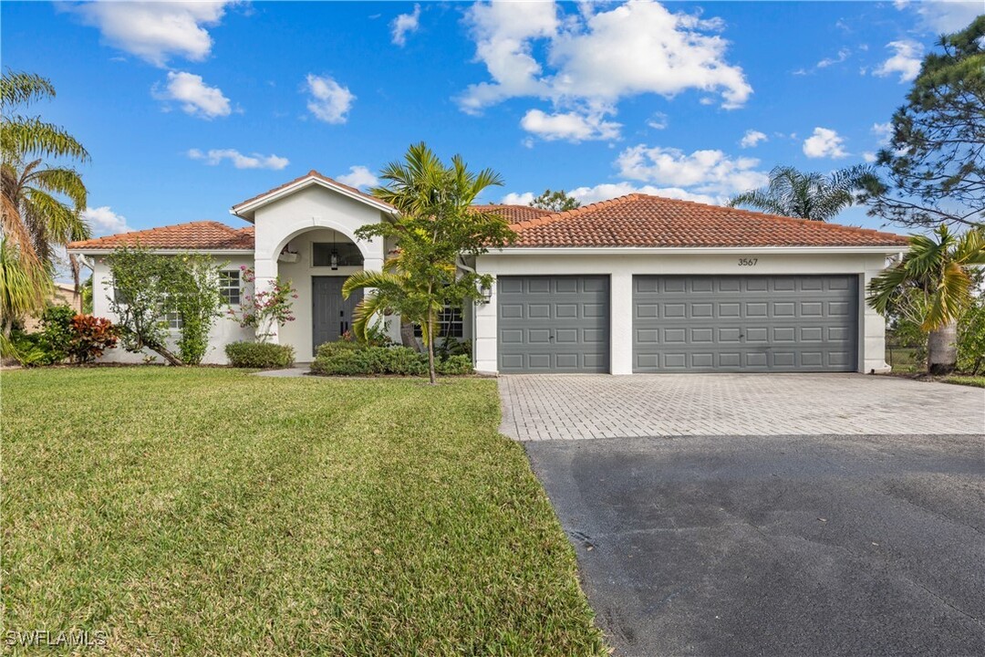 3567 58th Ave NE in Naples, FL - Building Photo