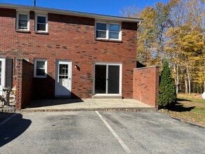 616 Norwich Ave in Colchester, CT - Building Photo - Building Photo