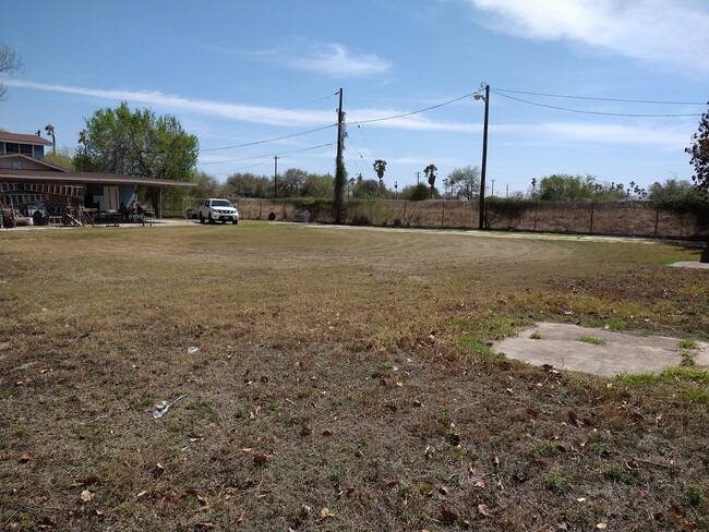 142 S Val Verde Rd in Donna, TX - Building Photo - Building Photo