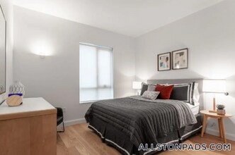 83 Gardner St, Unit 100 in Boston, MA - Building Photo - Building Photo