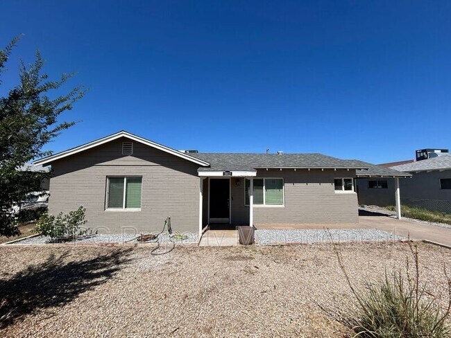 property at 2812 N 35th St