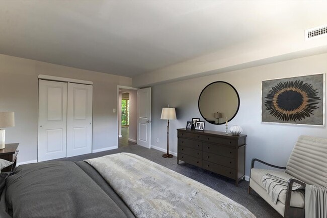 101 E Gibbsboro Rd in Clementon, NJ - Foto de edificio - Building Photo