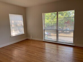 2001 Hazard St, Unit 4 in Houston, TX - Foto de edificio - Building Photo