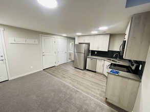 148 Magnolia Terr SE in Calgary, AB - Building Photo - Building Photo