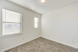 31918 Holland Arbor Trl in Hockley, TX - Foto de edificio - Building Photo
