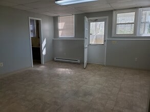802 E Chew St, Unit Apt A in Allentown, PA - Building Photo - Building Photo