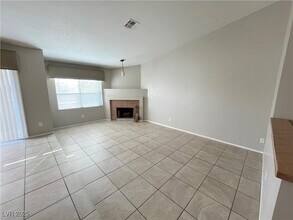 6250 W Flamingo Rd in Las Vegas, NV - Building Photo - Building Photo