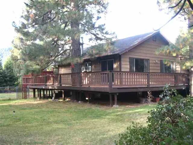 3439 N Old Stage Rd in Mount Shasta, CA - Building Photo - Building Photo