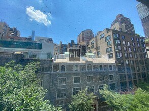 WEST 68 STREET, Unit 5B in New York, NY - Foto de edificio - Building Photo