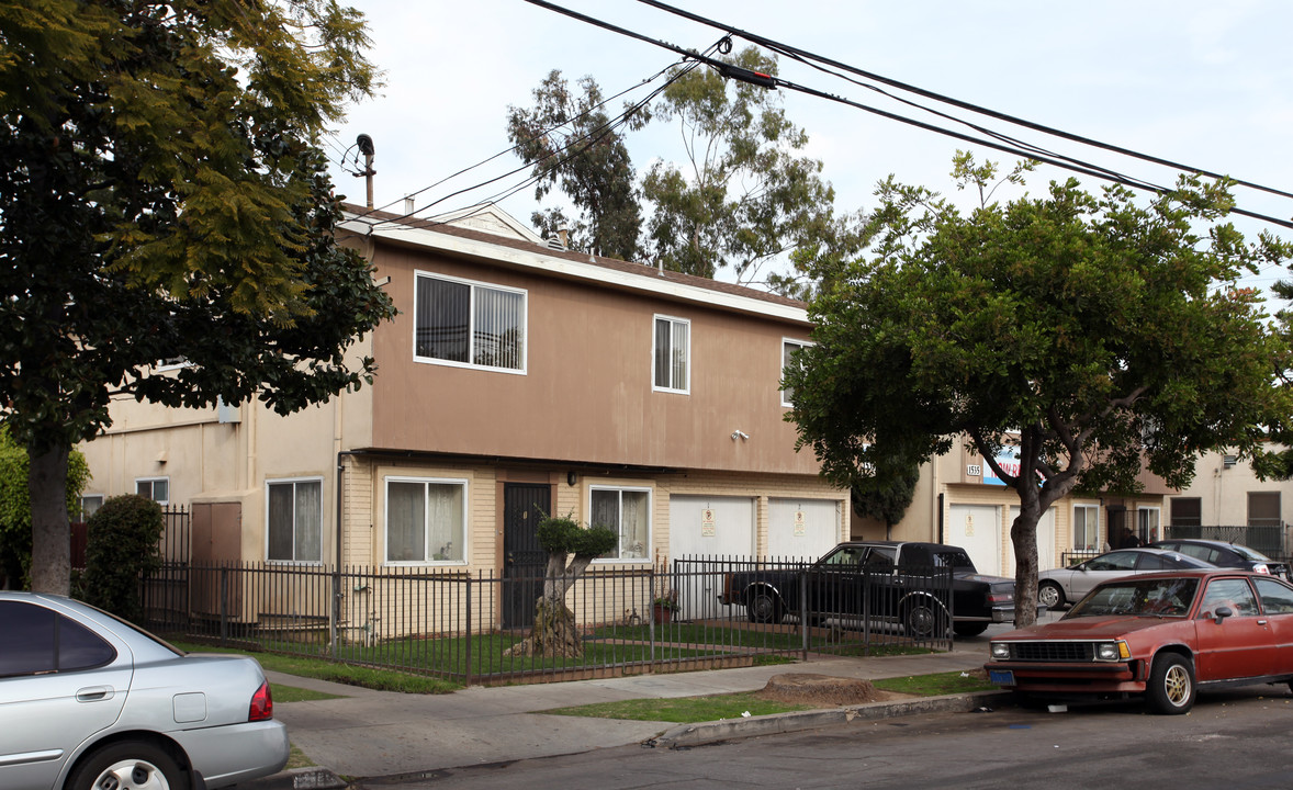 1533 Hellman St in Long Beach, CA - Foto de edificio