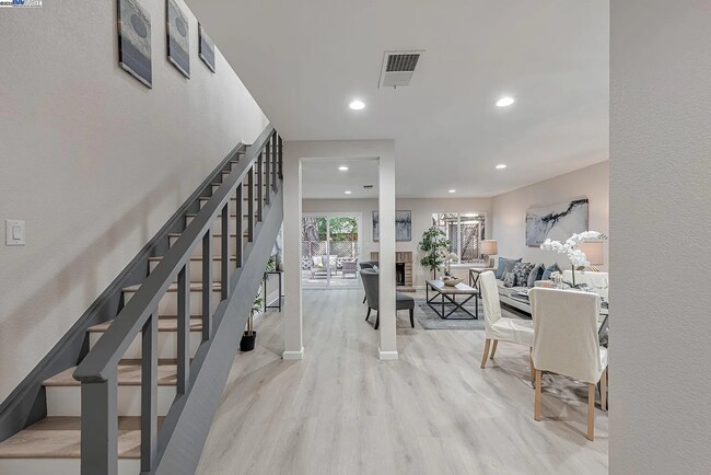 7516 Silvertree Ln in Dublin, CA - Building Photo - Building Photo