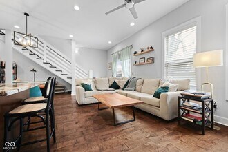 2464 Broadway St in Indianapolis, IN - Building Photo - Building Photo