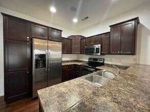 463 Cambria Dr in North Liberty, IA - Building Photo - Building Photo