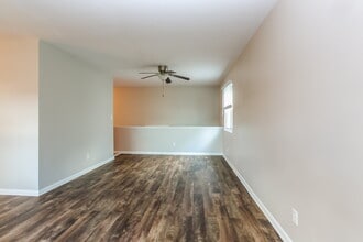 6544 Portsmouth Dr in Reynoldsburg, OH - Building Photo - Building Photo