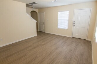 925 Fletcher Hills Ct in La Marque, TX - Building Photo - Building Photo