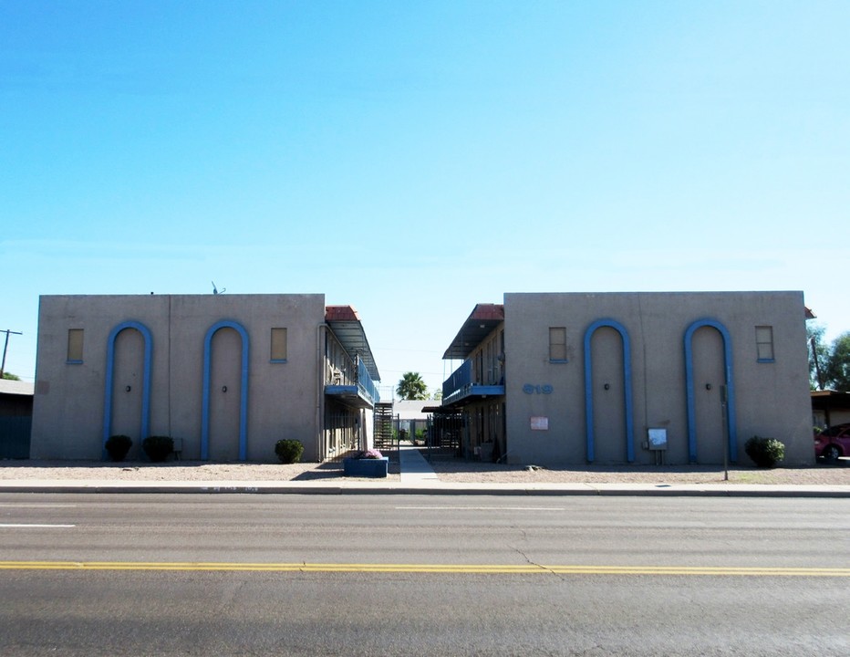 Blue Ridge Apartments in Mesa, AZ - Building Photo