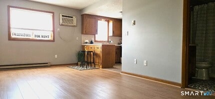 482 East St in Plainville, CT - Building Photo - Building Photo