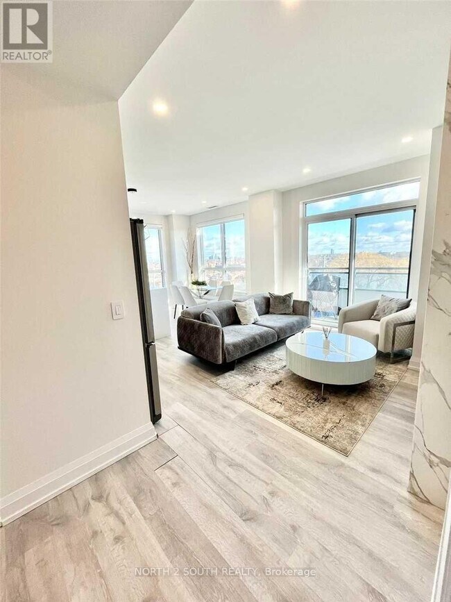 7900 Bathurst St in Vaughan, ON - Building Photo - Building Photo