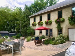304 E Genesee St in Fayetteville, NY - Building Photo - Building Photo