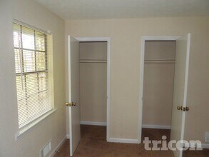 3888 Tree Bark Ln SW in Snellville, GA - Foto de edificio - Building Photo