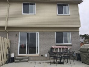 2280 Orchard Crest St in Shelby Township, MI - Building Photo - Building Photo