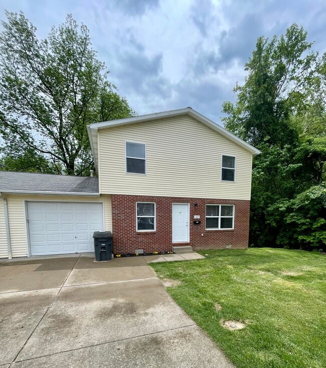 property at 1221 Western Hills Dr