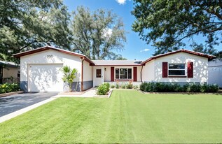 9029 109th Ave in Seminole, FL - Building Photo