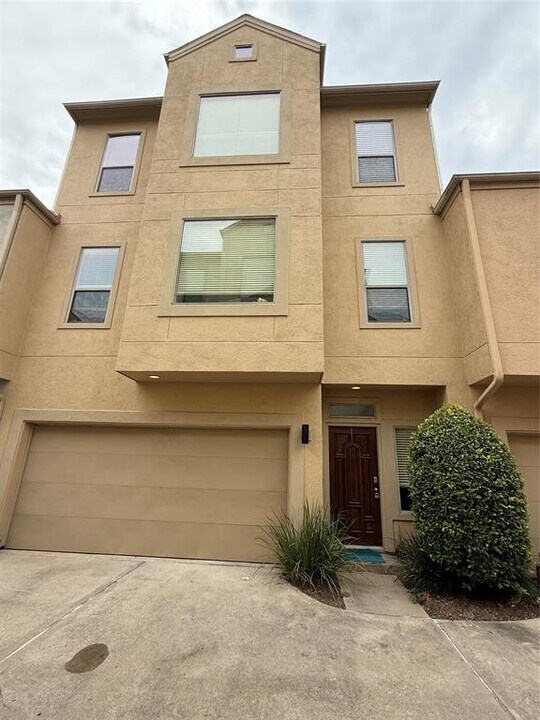 3846 Center St in Houston, TX - Building Photo